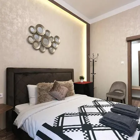 Contemporary Hidden Gem Art-deco בודפשט