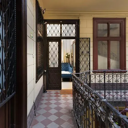 Contemporary Hidden Gem Art-deco Lejlighed *
