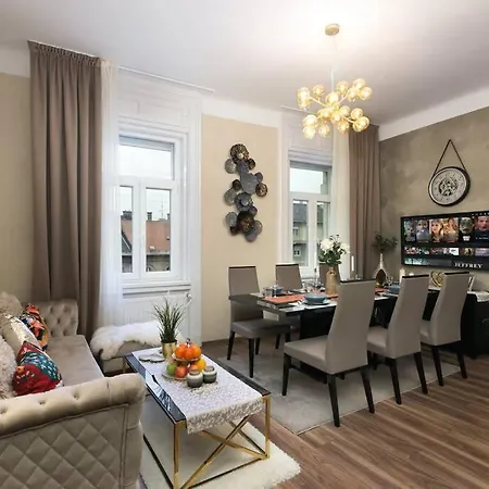 Apartment Contemporary Hidden Gem Art-deco